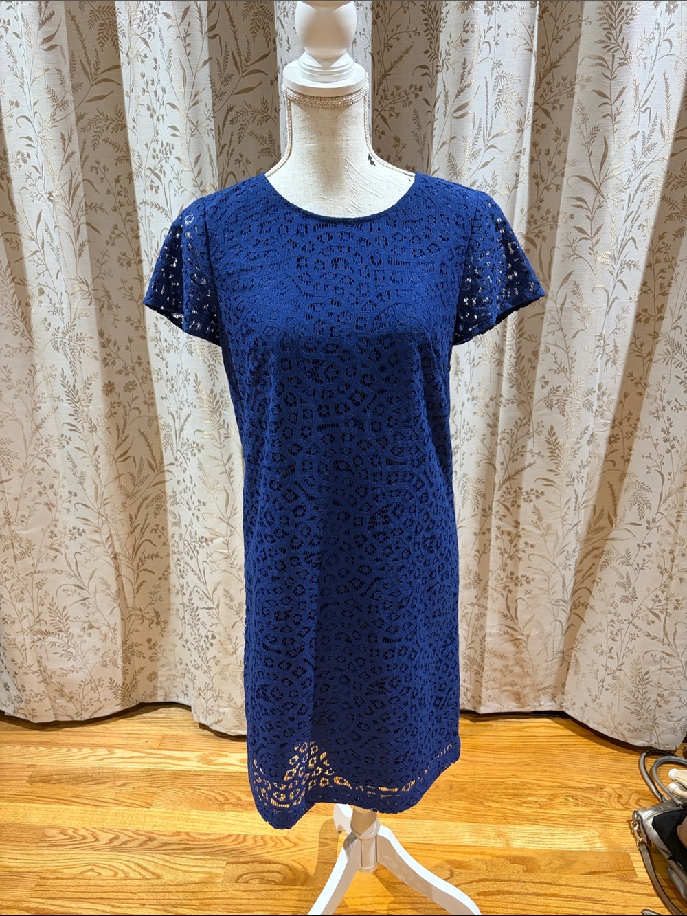 Ann Taylor Navy Crochet Lace Short Sleeve Shift Dress - New with tags.